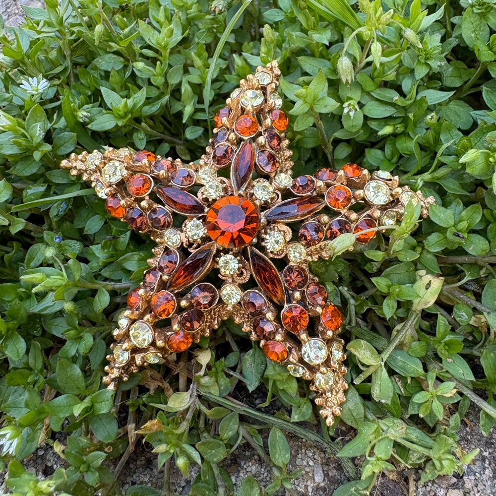•vintage• Florenza starfish brooch